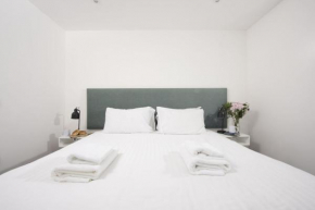 Bollowall, Double Room with Breakfast, Cape Cornwall Club